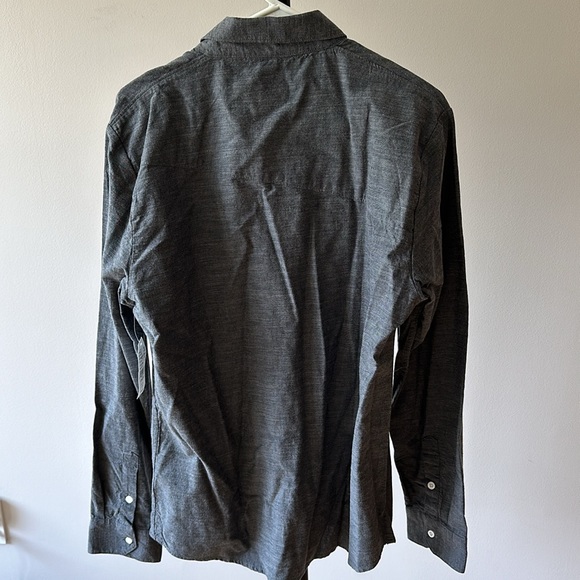 Volcom men’s casual shirt color dark gray. Brand new. - Picture 4 of 4